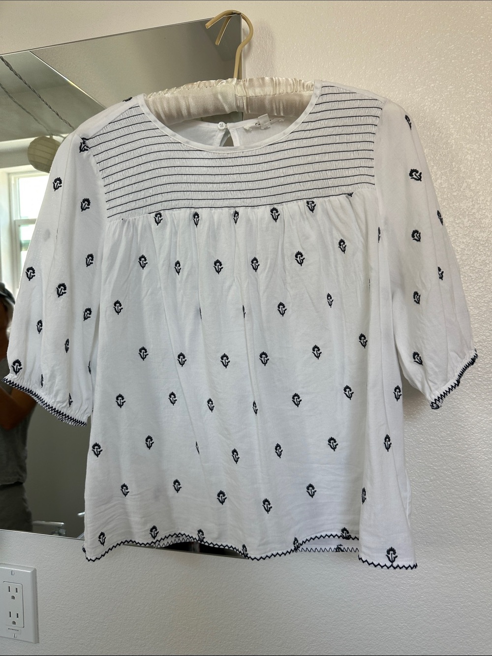 Splendid White Blouse with Blue Embroidery